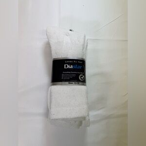 3-pack Diabetic White Men's Socks. Loose fitting. Size 13-15
